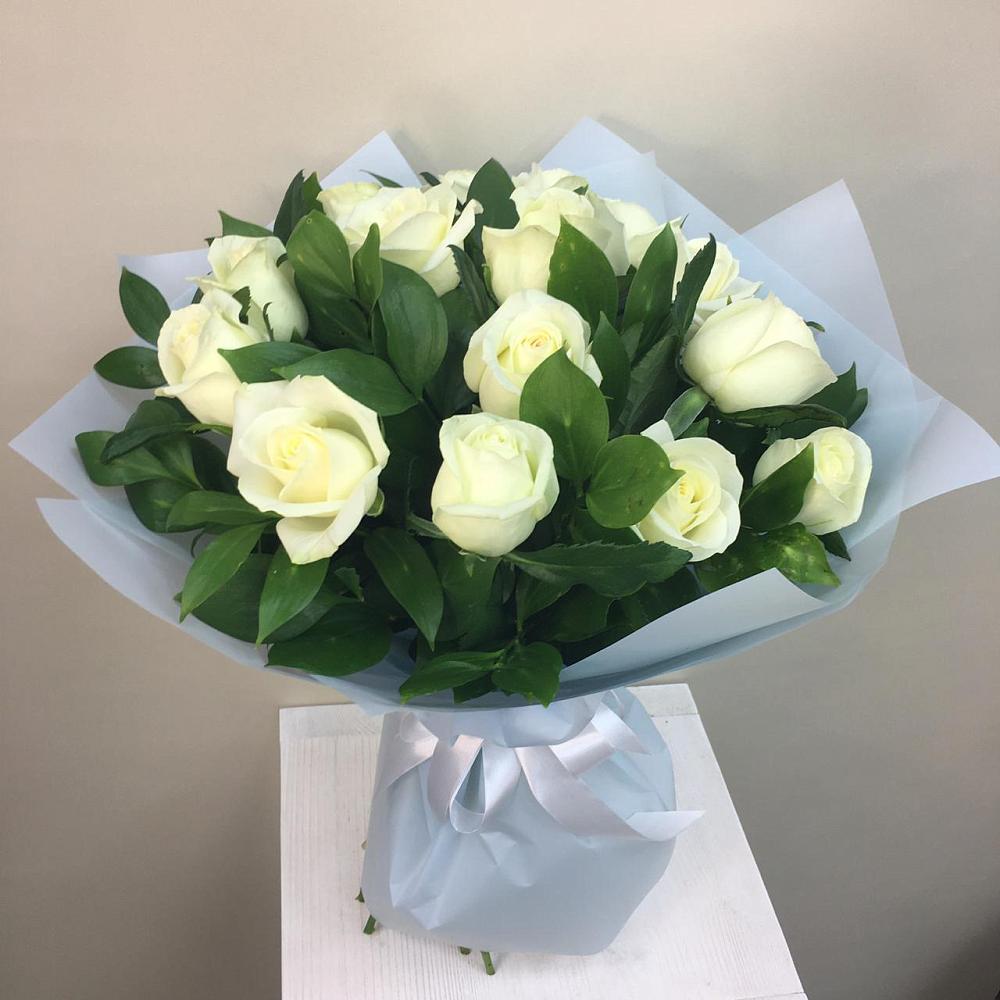 Букет 15 Белых роз Проуд в Степаньково