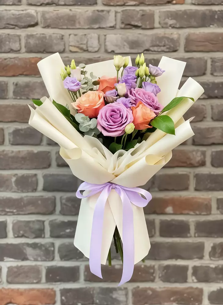 Букет цветов из: Лизиантусы и Розы в Степаньково