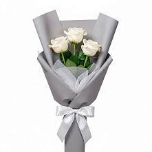 Букет 3 белые розы в Степаньково