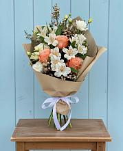Букет цветов из:  Альстромерии, Лизиантусы, Розы и Хризантемы в Степаньково