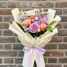 Букет цветов из:  Лизиантусы и Розы в Степаньково