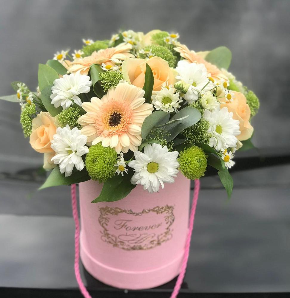 Цветочная композиция из Розы, Герберы и Хризантемы в шляпной коробке в Степаньково