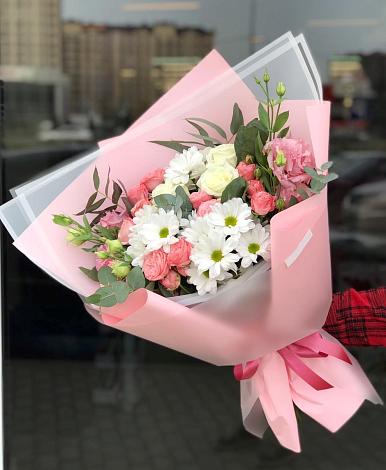 Букет цветов из: Розы, Лизиантусы и Хризантемы в Степаньково