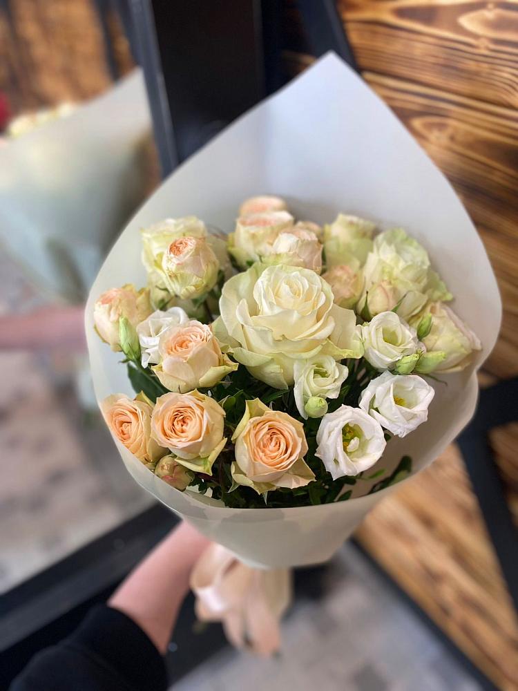 Букет цветов из: Розы и Лизиантусы в Степаньково